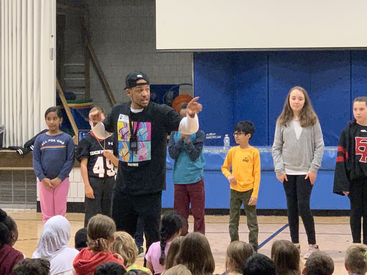 MrsPicekFH's tweet photo. WHAT. A. MORNING! We had an absolute BLAST kicking off our #FriYAY with @justmindfulness! #justmindfulness #mindful #activeclassroom #focusfocus #mindfulhiphop #OurSchoolROCKS #WeInspireEACH #TeamPicek @ForestHillsEP @EPS272 https://t.co/p5gHHnbTNA