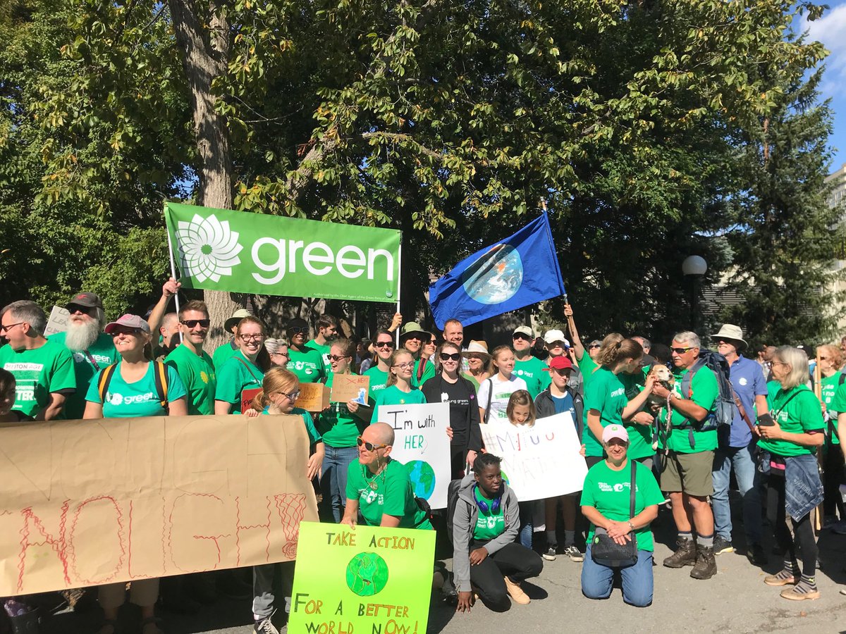Norsunenergy's tweet photo. #RT @akellerherzog: RT @Eva_Ottawa: Greens starting on the march to Parliament Hill. #OttawaCentre and across the region! #Goodenoughisnotenough #climatestrikecanada #ottnews https://t.co/lHXfWULRiz