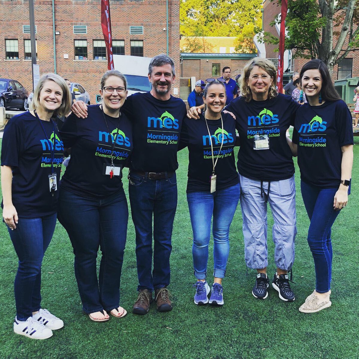 I can’t express how lucky I am to work with this incredible 5th grade team. <a href="/APSMorningside/">Morningside ES (APS)</a>  <a href="/AudreySofianos/">Audrey Sofianos</a> @APLeverette