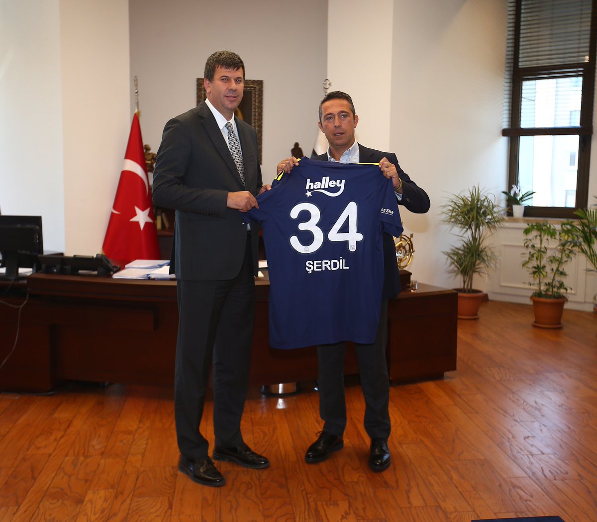 Sn Av Serdil Dara Odabasi Ni Makaminda Ziyaret Ettik Marmara Yelken Kulubu