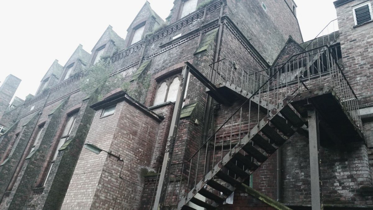 ParanormalLpool tweet picture