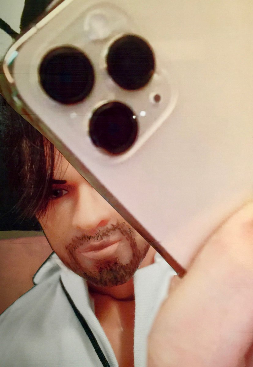 breakfreeofbox's tweet photo. .@iamsrk Let the tributes begin! Your latest selfie  #shotoniPhoneProMax deserves to be celebrated in paint, pencil, sand, skywriting--whatever! AND with your action figure as my latest #SRK doll tribute! Sent w #iPhone love (I've taken all my doll tributes with mine) from L.A.🌴 https://t.co/QFyELaSmY0