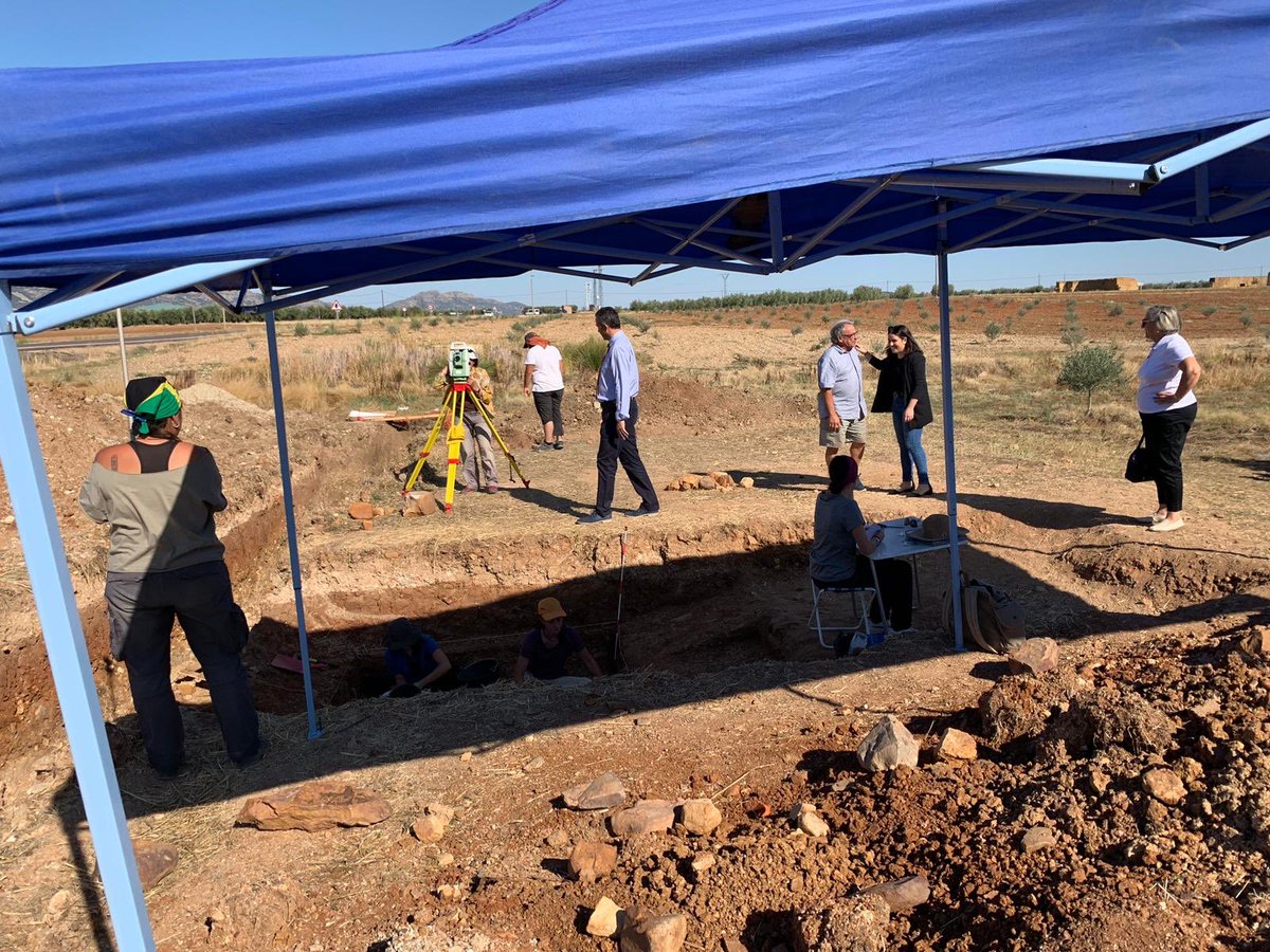 gdbeatrizgd's tweet photo. Excavaciones del yacimiento paleolítico de El Sotillo (Malagón). Más de 5.000 piezas encontradas. https://t.co/SnxPkfzUsg