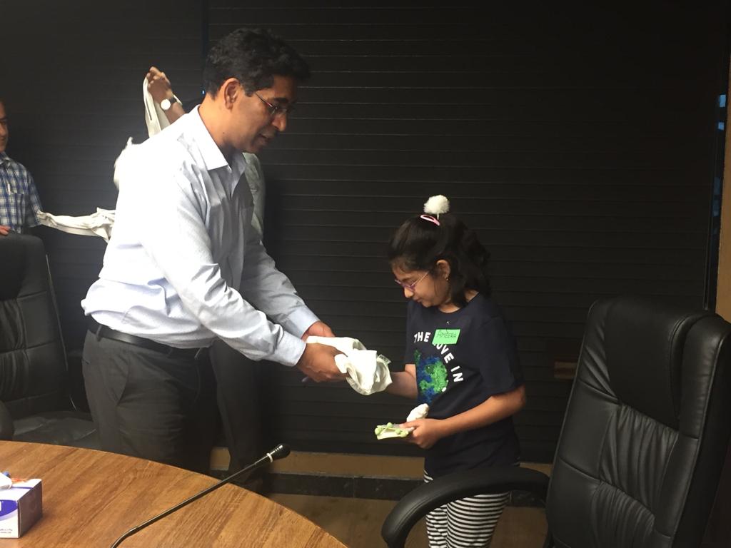 OfficialGNIDA's tweet photo. A healthy interaction between kids of #GreaterNoida and our CEO over a variety of topics like #SolidWasteManagement #BanPlastic #UseCompost at #GreaterNoidaAuthority office. #SmartKidsSmartFuture @OfficialGNIDA https://t.co/zlKnoeGXIf