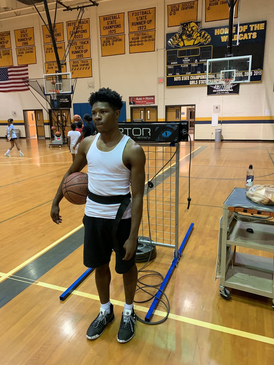 _CoachShep_'s tweet photo. @Terrell_Burden3 was happy to see me, he just doesnβt wanna show his enthusiasm π€£itβs dope when #MonStarLabKids become OGβs & come back...handle your biz at @KSUOwlHowl S/N: Iβm not posting my training routines, ppl βBORROWβ too muchπ€« @BasketballShifu @VertiMax #Raptor https://t.co/EwHIRUUnpC