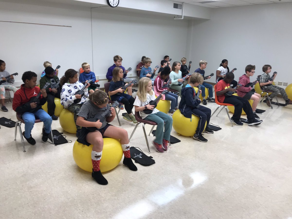 Great things are happening at #ExpoElementary.   4th graders learning to play the Ukulele