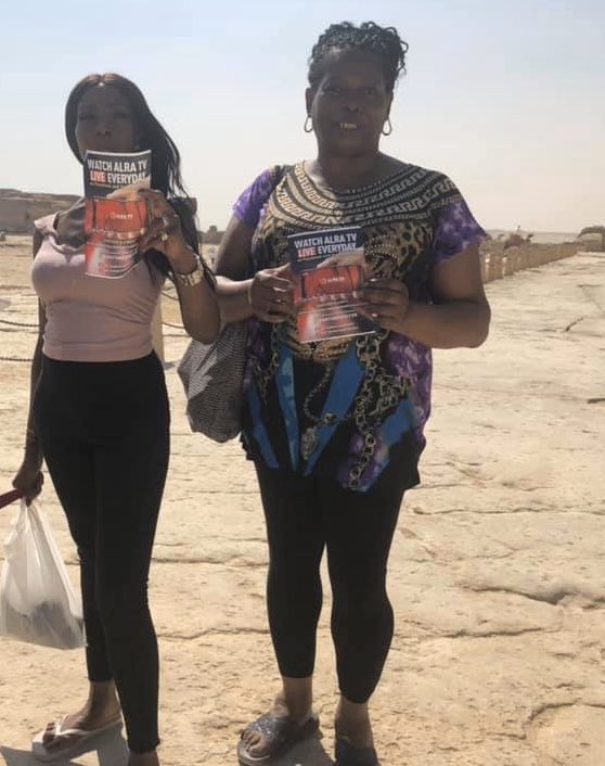 ALRA_TV's tweet image. What an iconic moment captured by our team in #Egypt: promotion of ALRA TV at the #GreatPyramids of #Giza! We are getting closer to our goal of unifying humanity in pursuit of love every day. Thank you for your support.⁣ 
⁣