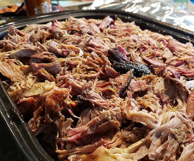 kickashbasket's tweet photo. Love the smell of Pulled Pork in the morning! Started with about 61 lbs and ended with about 29 lbs of smokey juicy yumminess! 🤘 .
.
#ShakeThatAsh #LightThatFire #KickAshBasket #KickAshCan #PulledPork #Grillstagram https://t.co/DXQVQO8BMv https://t.co/DUpYvOoM08