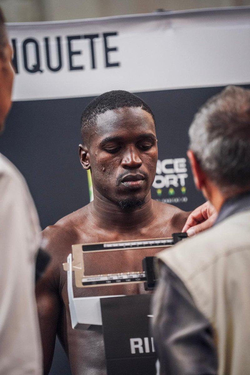 HArenaNantes's tweet photo. 🎙️ "Avec Tony, depuis qu'on est passé professionnel, c'est la première fois qu'on va boxer devant autant de spectateurs. On sent un énorme engouement, et on est impatient de monter sur ce ring de la @HArenaNantes" 🔥

#LaConquête | #LaBoxeAvecCanal https://t.co/Xfzb7LjYZu