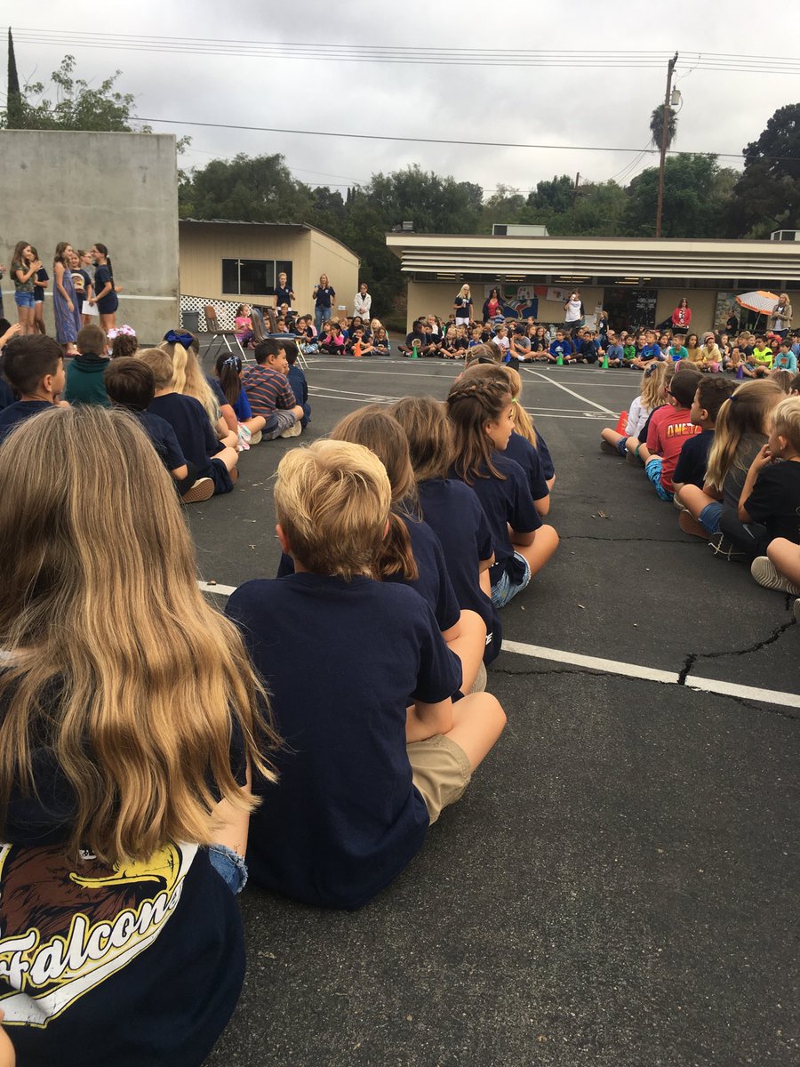 SwainGretchen's tweet photo. Pep rally &amp; reading camp out in the library! We love Friday!
⁦@Fuerte_Falcons⁩ https://t.co/CKmqDB6CsY