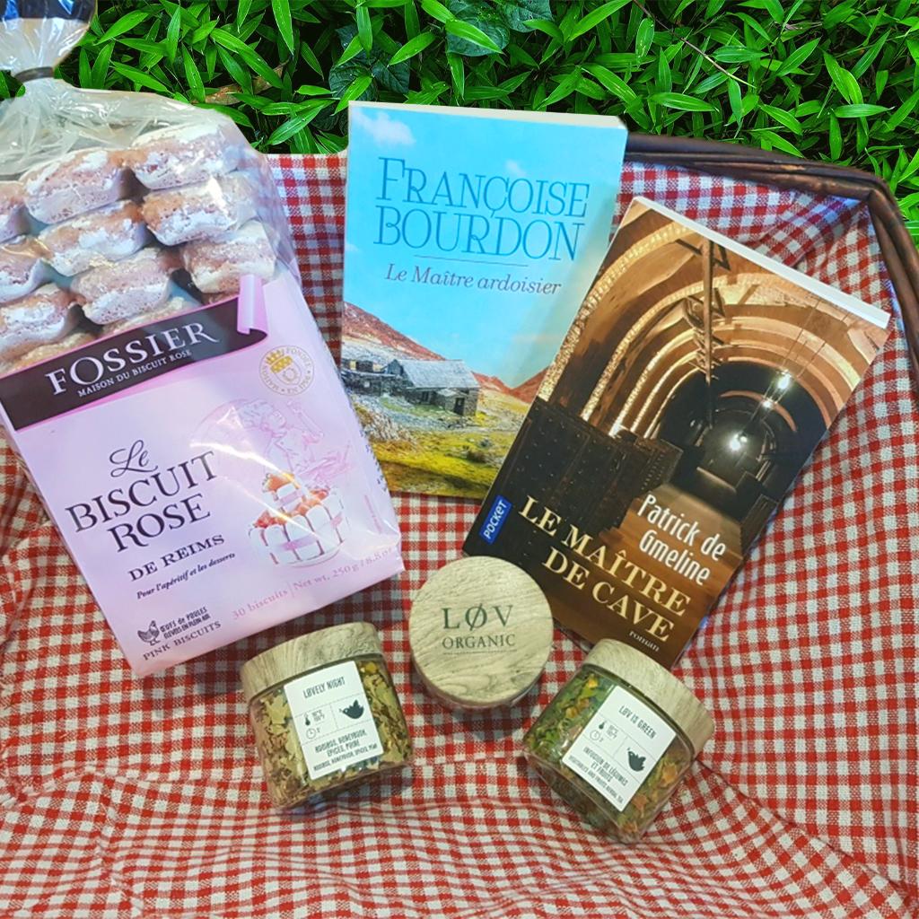 Pocket_Editions's tweet photo. #CONCOURS: La #BoxTerroir du mois de septembre est arrivée! 😍
Pour tenter de la remporter:
👉Follow+RT Pocket
👉Dites-nous dans quel pays se déroulait l’intrigue de votre dernière lecture! 😉
Fin du jeu le dimanche 6 octobre à minuit. https://t.co/RPTkAtgHHe