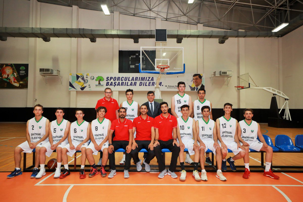 rfadiloglu's tweet photo. 🏀Potada il, bölge ve Anadolu Şampiyonalarında büyük başarılara imza atan takımlarımızın hedefi, bu sezon Türkiye finallerinde Gazi şehrimizi başarıyla temsil etmek.👍👏 https://t.co/pFxS0ImdAT