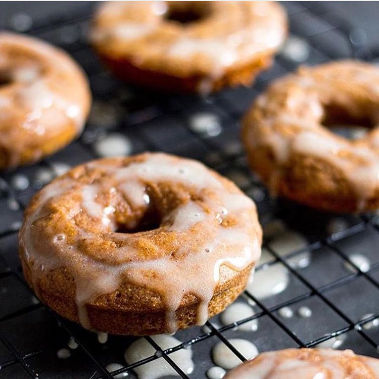 flapjacked's tweet photo. You had me at DONUT. #Apple #Cider #Donuts ๐๐ฑ High protein + slow burning carbs = happy tastebuds. ๐ฉ
https://t.co/08ddV71Pip
2g fat | 8 net carbs | 8g protein
#proteindonuts #protein #fitness #breakfast #macros #eatclean #healthy #lowcarb #lowsugar #pronuts https://t.co/57xiHLL7YF