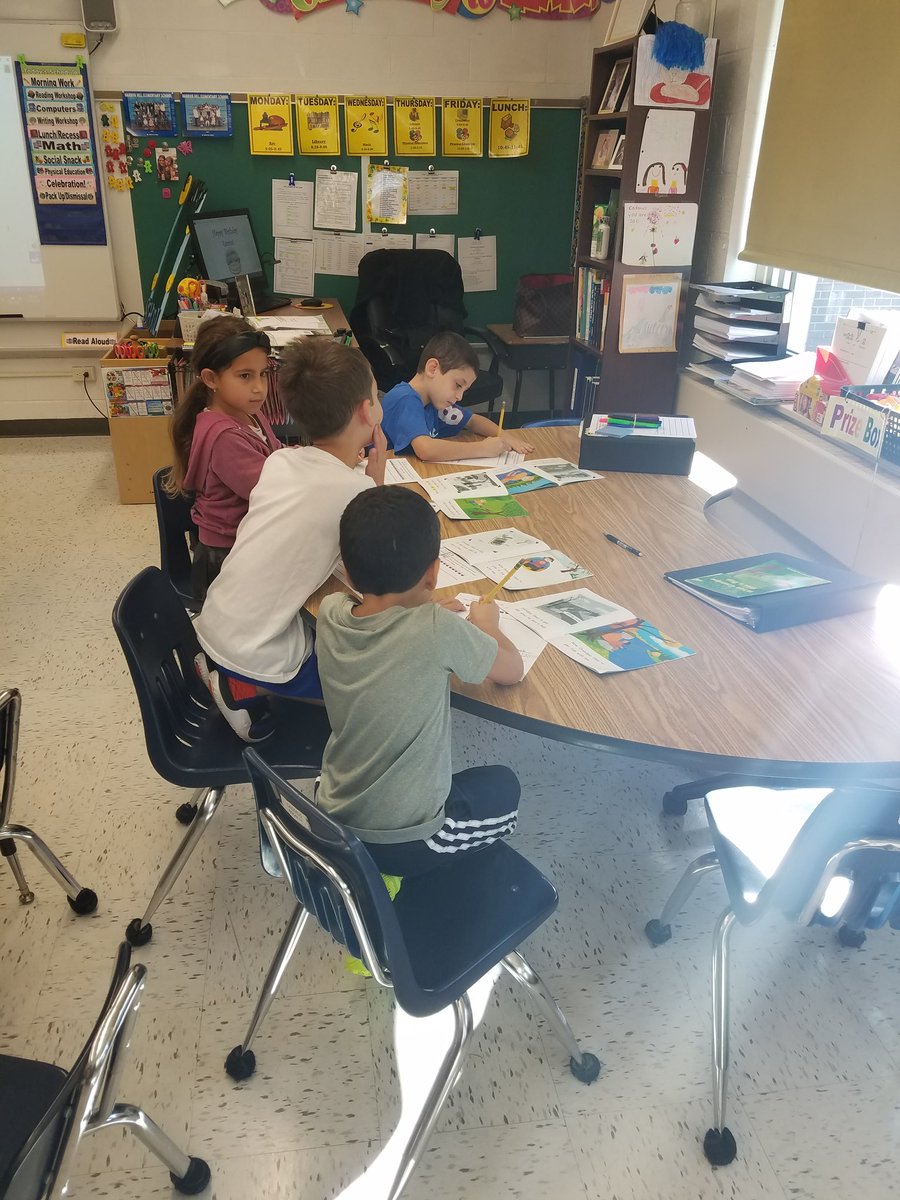 MhazenHH's tweet photo. Loved seeing first graders in action.
#roslynpride https://t.co/5JRSVYZYjF