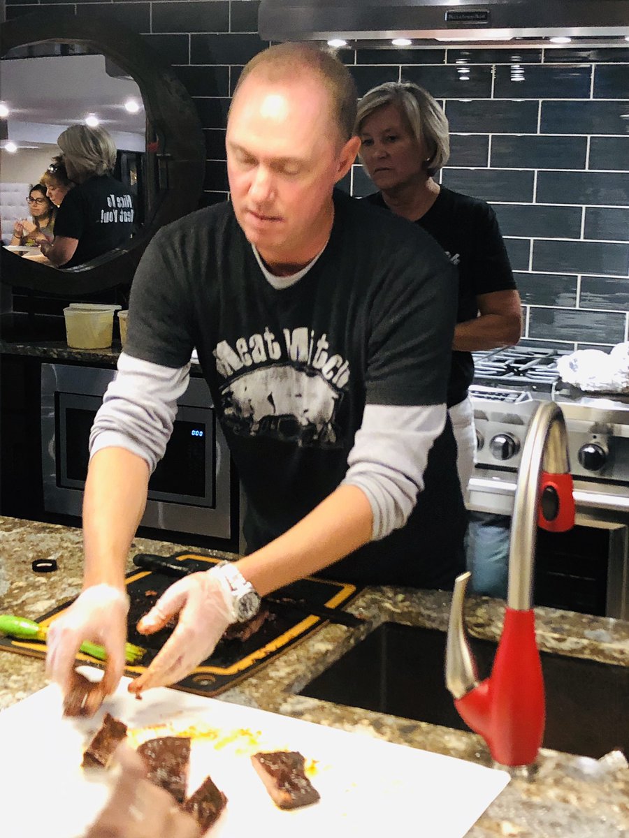 PromontoryKC's tweet photo. Thank you to all of the winners that joined us in the clubhouse last night with @meatmitch                             The BBQ demonstration and food was AMAZING! 🥩🍺🍴                       

#residentevents #apartmentliving #bbq #kcbarbeque #kcbarbecuesauce #lovewhereyoulive https://t.co/CGVD9L8GYz