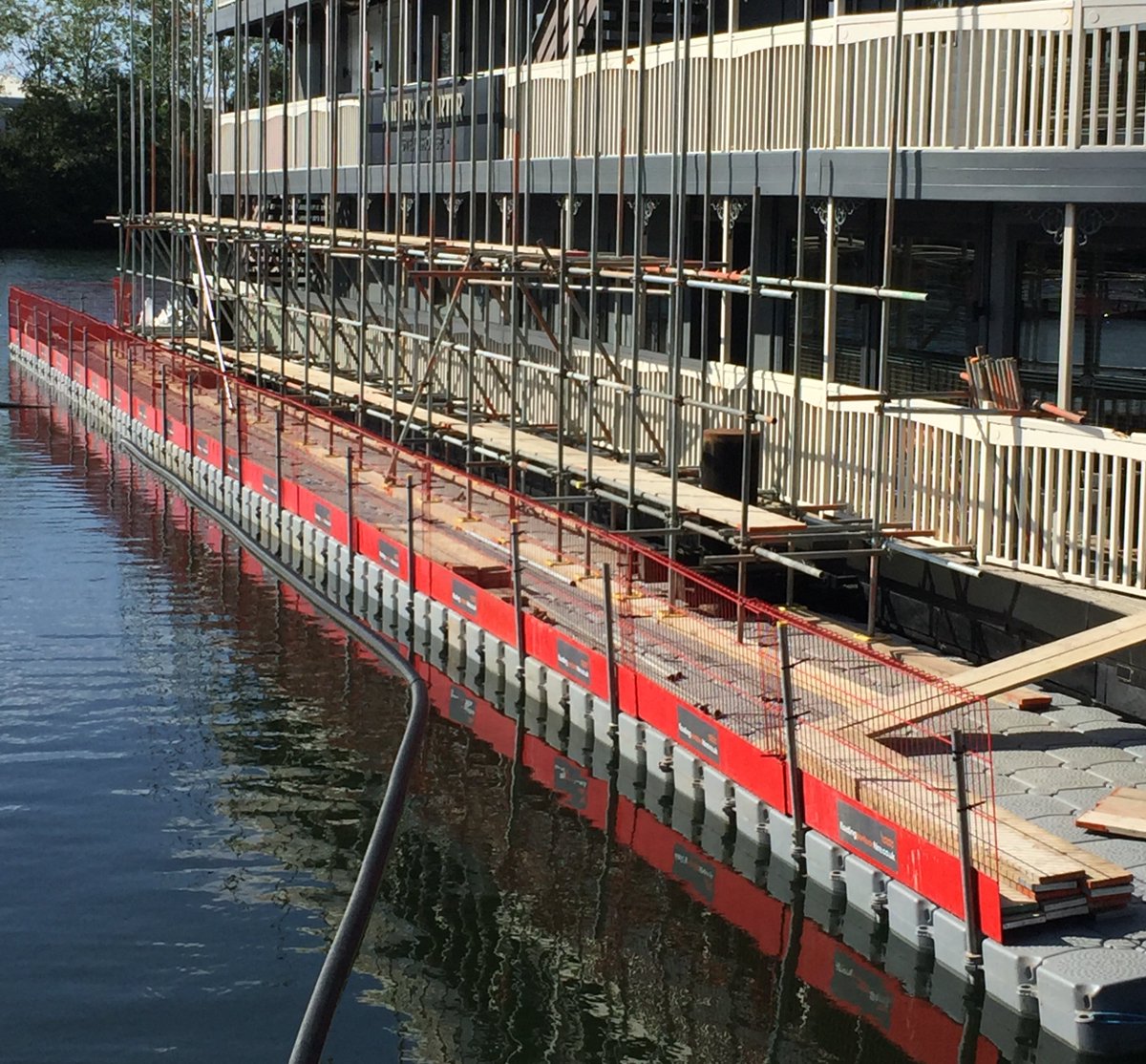 SmartScaffold's tweet image. Exciting works in progress.... keep your eyes peeled for the finished project next week!! #scaffoldingessex #smartscaffolding #essexscaffolding #intulakeside #millercarter #itswhatwedo