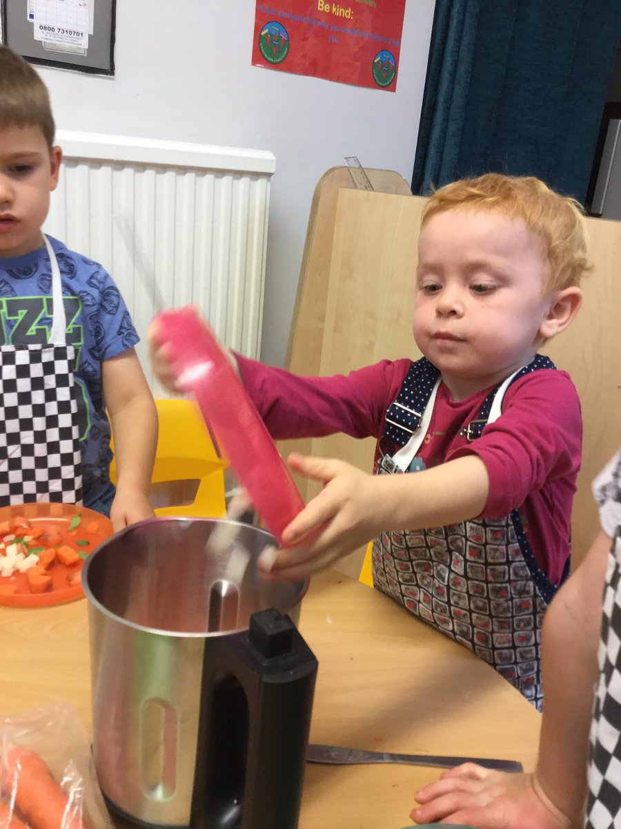 MD_Class1's tweet photo. Lots more scrumptious soup this afternoon. We definitely know our fruit and vegetables now! Every child could tell Mrs Barrett they need 5 portions a day! Next week we will be making some delicious fruit snacks. @MD_MrsThompson #MD_science https://t.co/cp89zhXLpM