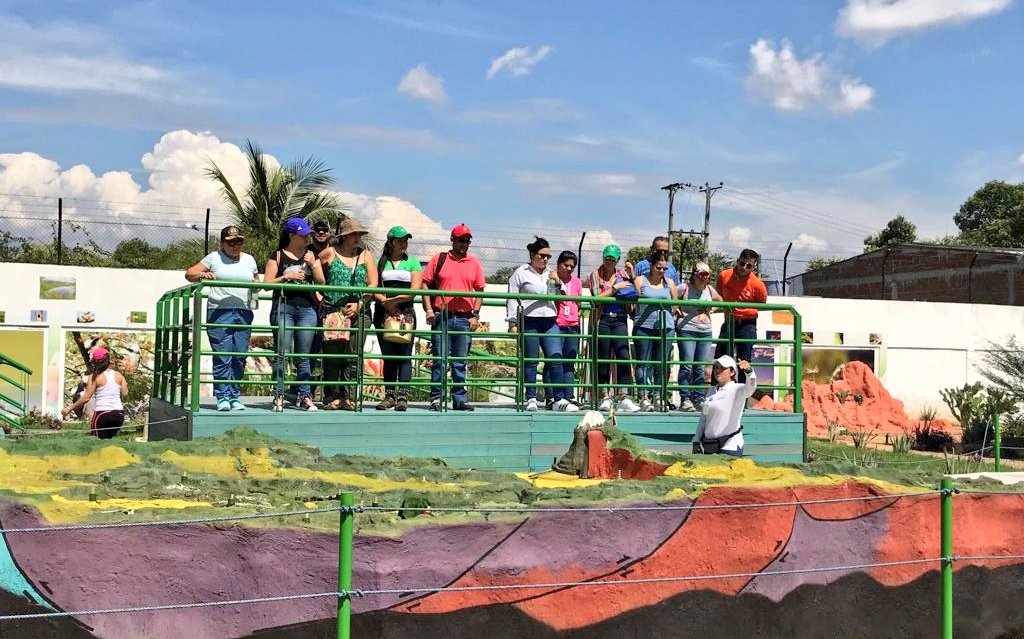 LuzHelenaGU1's tweet photo. #ICBFesHuila| en el marco del Eje #ambiental y para fortalecer el trabajo de preservación, cuidado y protección del medio #ambiente , #colaboradores del @ICBFColombia #Huila visitaron el sendero #Ecologico #sendicam de la @CAMHUILA 
#opitadecorazon https://t.co/30wPz7bEin