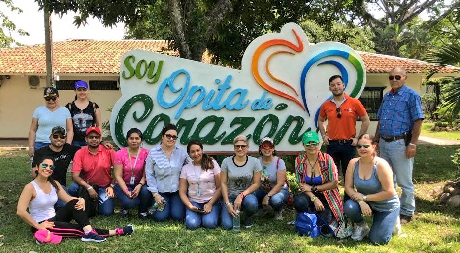 LuzHelenaGU1's tweet photo. #ICBFesHuila| en el marco del Eje #ambiental y para fortalecer el trabajo de preservación, cuidado y protección del medio #ambiente , #colaboradores del @ICBFColombia #Huila visitaron el sendero #Ecologico #sendicam de la @CAMHUILA 
#opitadecorazon https://t.co/30wPz7bEin