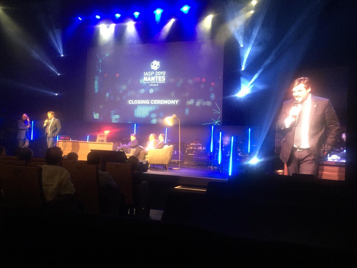 Our general director Luis Pérez takes part at the #IASPnantes closing ceremony inviting delegates to the 37 IASP World Conference in Seville 2020, from October 6 to 9 #IASPsevilla He thanked Luis Sanz, who is retiring, his dedication these 24 years to the front of IASP as CEO