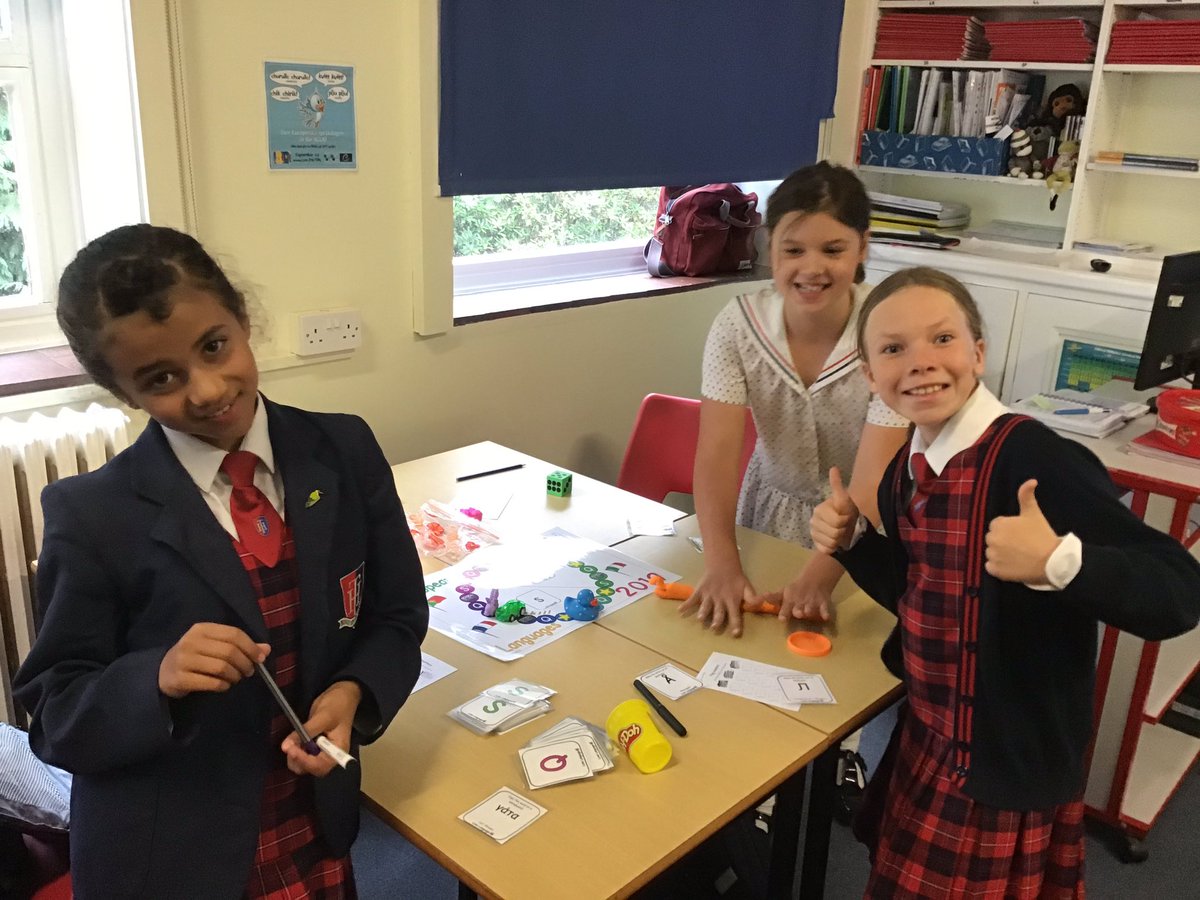 THSch_MFL's tweet photo. Celebrating the European Day of Languages again playing a board game with year 5. 😁🎲🇪🇺🇫🇷🇬🇧🇪🇸🇧🇪🇮🇹 https://t.co/6aoLPHt77s