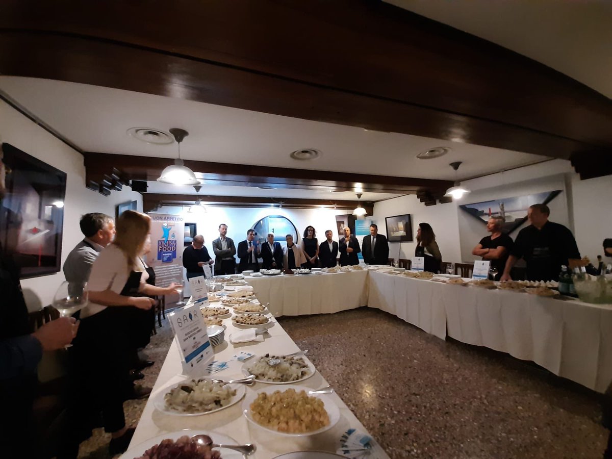 veneziaunica's tweet photo. #SaorVenezia #27settembre | inizia la 3 giorni del festival cittadino dedicato al patrimonio gastronomico locale a Venezia, Mestre e Marghera con oltre 50 imperdibili eventi
https://t.co/YGoZZcqCmS
#AepeVenezia #SlowFoodCE https://t.co/zmiQkqifoW