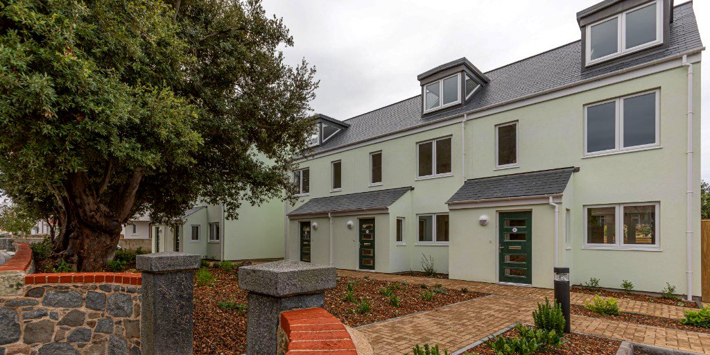 We’ve finished another development at The Oaks, Baubigny in St Sampson's which comprise of four rented and six partial ownership homes. The keys were officially received on Wednesday from contractor JW Rihoy and residents are moving into their new homes today!