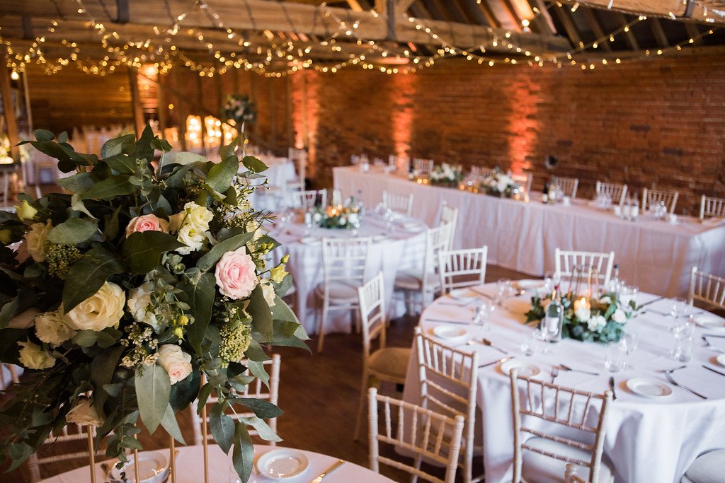 Academy_Prod_UK's tweet photo. A delicate beam to beam fairy light canopy with warm uplighting perfectly captures the romantic charm of the rustic Victorian Barn at Stanlake Park and photographs beautifully.

Images courtesy of @LisaGillPhoto

@stanlakeparkweddings #barnweddings #barnlighting #berkshire https://t.co/7AzoQnQi1n