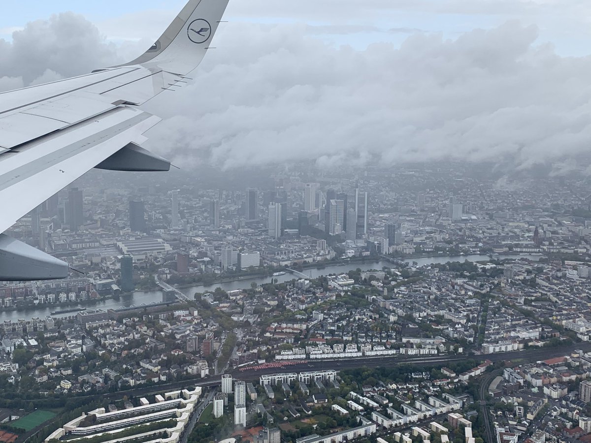 DominicMorano's tweet photo. After a great week and a world class corporate #VMware_de event #SocialDay yesterday, it's time to go home @Frankfurt - I love what I do π #Iwork4VMware https://t.co/ONXdHkd5aL