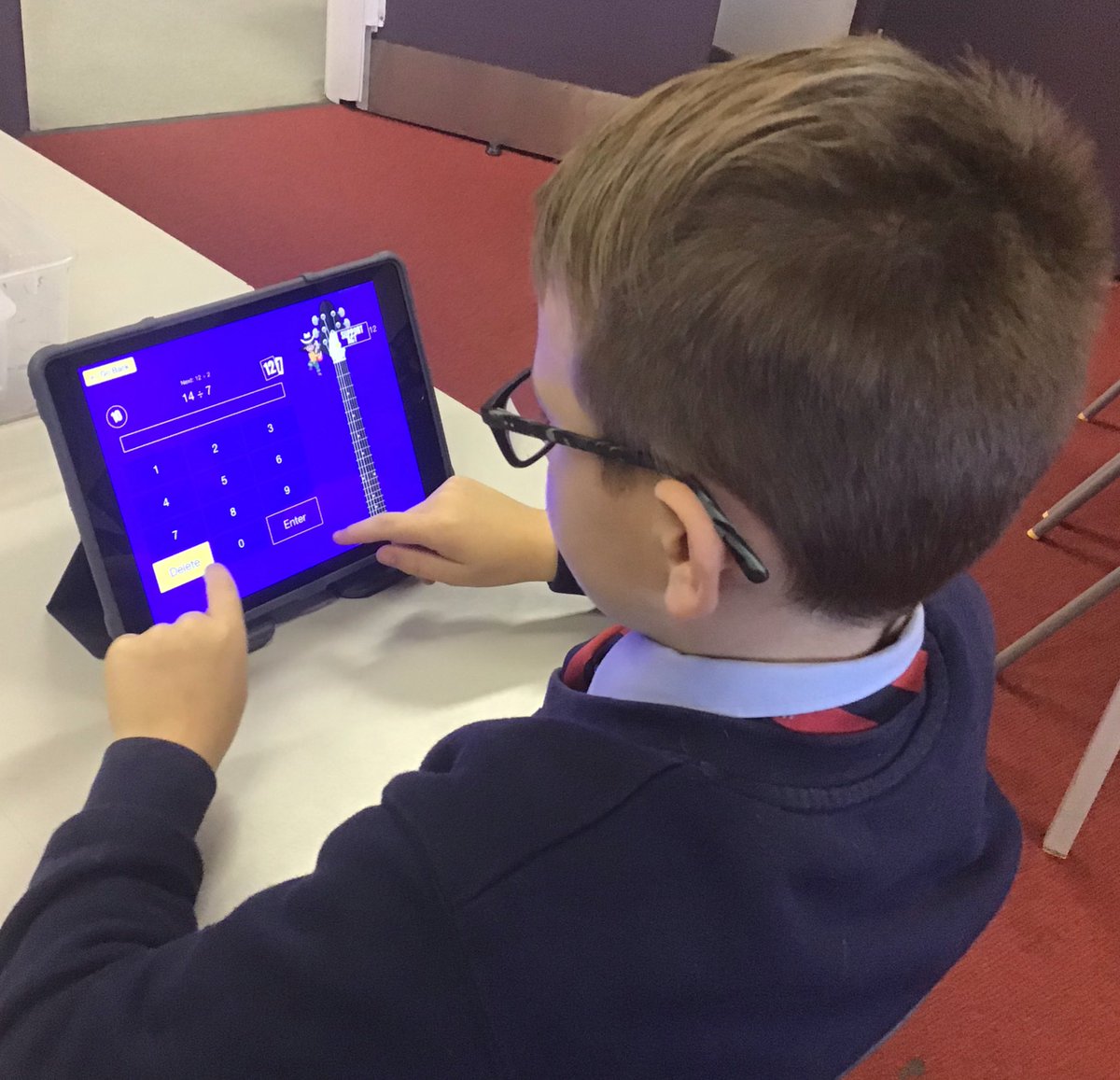 BartonMossCPS's tweet photo. It’s raining in Eccles and we’re on wet play. Many of our amazing children have taken it upon themselves to practise their basic skills. #alwayslearningalwaysimproving https://t.co/u1euWrpD3F
