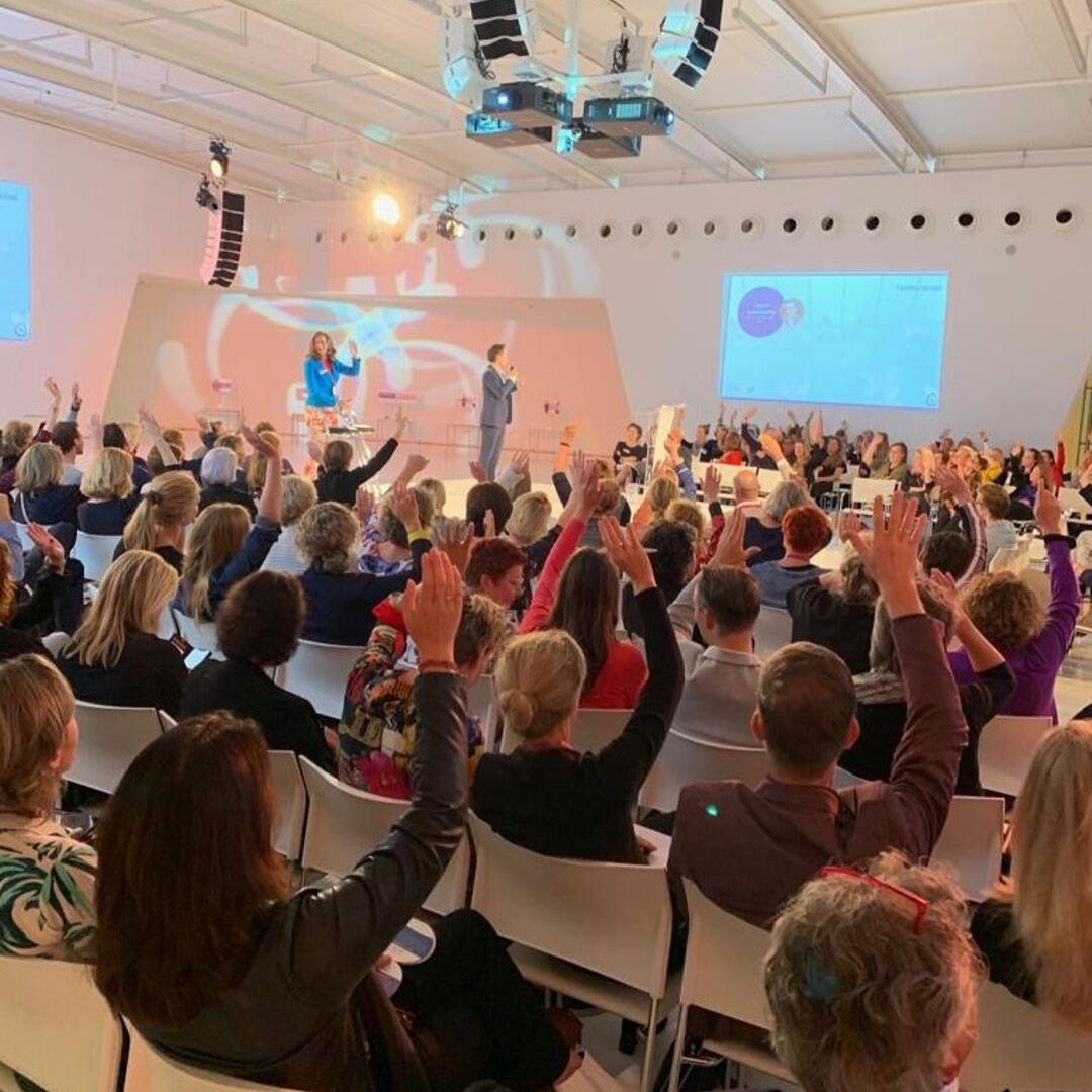 involve_nl's tweet photo. Gisteren vierden wij met ruim 200 aanwezigen ons jubileum. We kijken terug op een fantastische middag vol kennis en inspiratie. We willen alle bezoekers bedanken voor jullie komst, jullie grote aandeel en het bijzondere community-gevoel. Dat was een waar cadeautje! #Involve25 https://t.co/ERZSvfbz7f