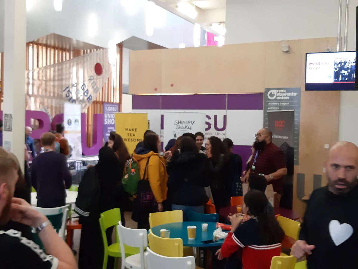 LSBUfood's tweet photo. Still booming and very busy, so many happy smiling faces #freshersfoodfayre2019 #eliorfoodie https://t.co/r79tfNOQ9Q