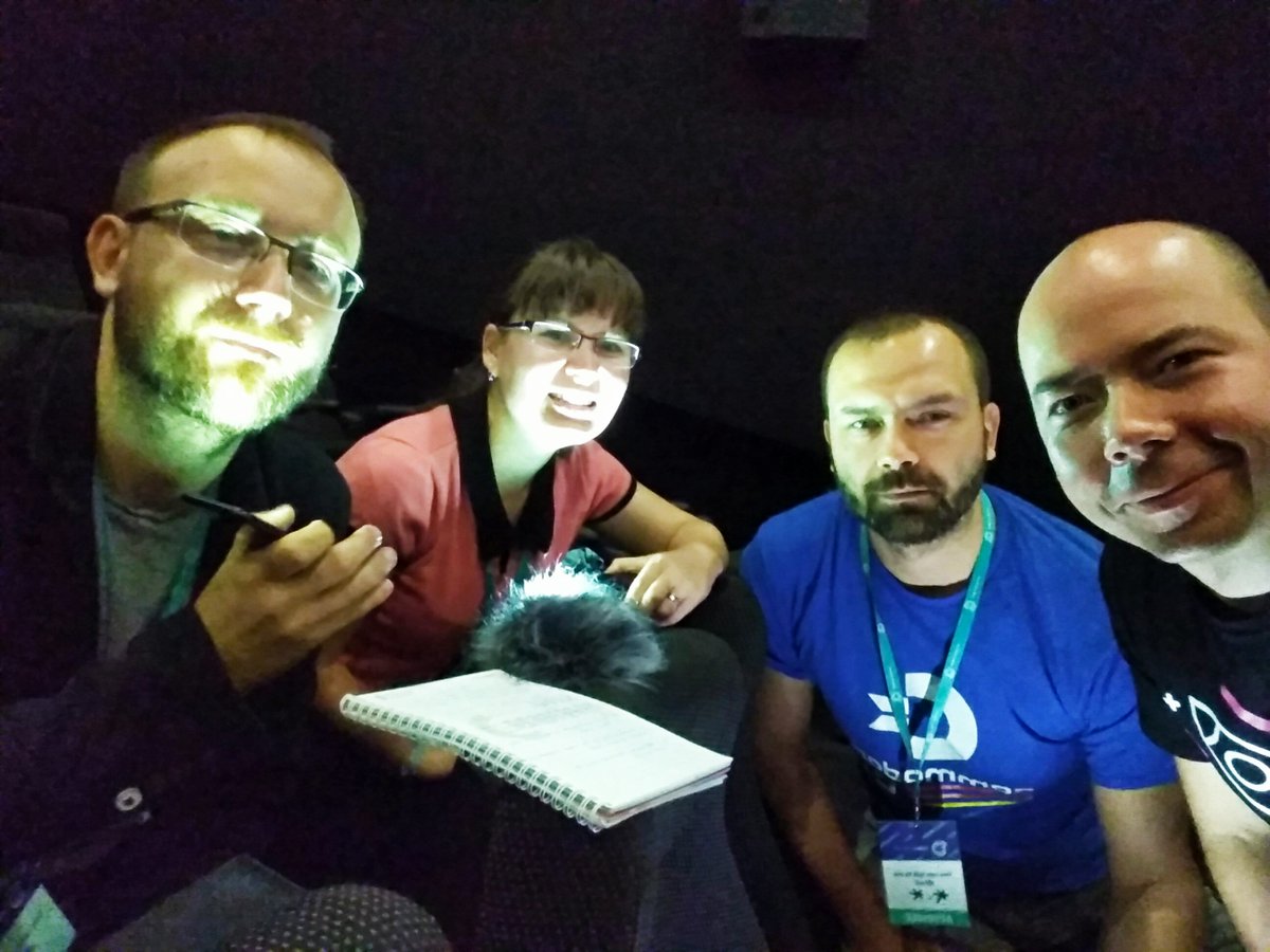 gkotfis's tweet photo. @_programmergirl @devsessionpl @ostrapila @devconfpl Takie rzeczy się właśnie dzieją jak się spotka grupka znajomych! No może tego nie widać na zdjęciu ale właśnie nagraliśmy mini dev debatę.
#devconf2019 https://t.co/VqgQxtUsix