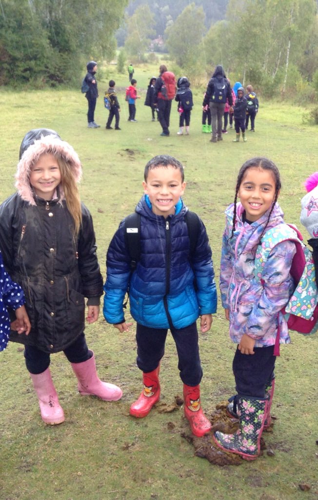RFitzroyAcademy's tweet photo. At #RFA we believe in enriching experiences. For their 11B411 promise we took these #hikingheros to Box Hill. #Wallabyclass #koalaclass #year3 https://t.co/IRNTuntb5K