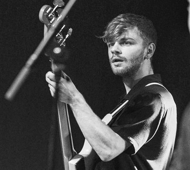 callow_oran's tweet photo. Ever heard of an Arjun Bhaji? No? You should try them...
•
•
I’ll be playing bass with @thedollymopsband on 
4/10 @rocketwitney 
5/10 @craufurdarms - SOLD OUT
11/10 @club_85_hitchin - SOLD OUT supporting  @noasisofficial
•
•
•
More music stuff to… https://t.co/k6LFXextch https://t.co/DA4jt3b0fi