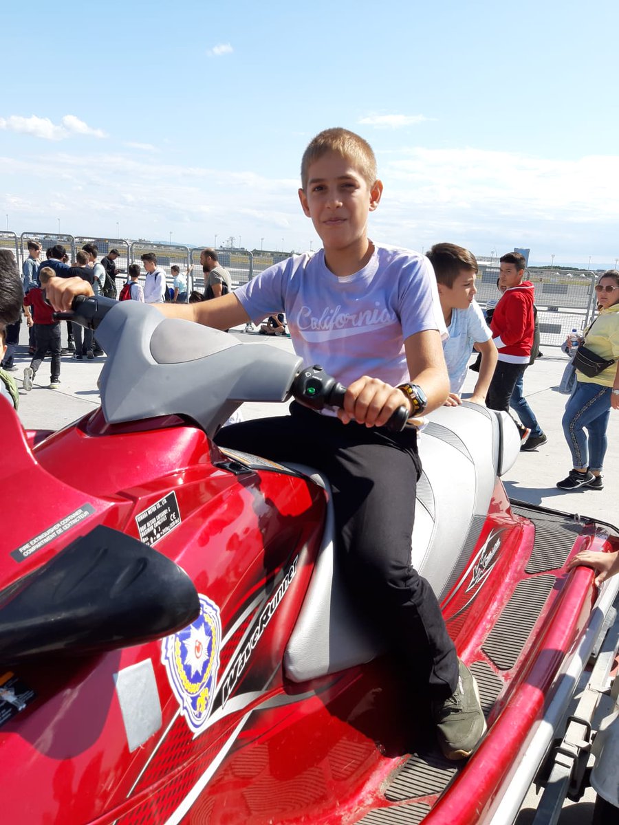 Samandira_GGM's tweet photo. Öğrencilerimizle TeknoFest coşkusunu birlikte yaşadık.. Gezdik.. Eğlendik.. Öğrendik.. 😉😊 https://t.co/AmFcUbhBye