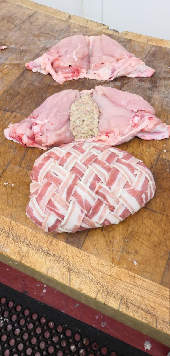 The_Game_Larder's tweet photo. The evolution of our chicken crowns
#chicken #roast #butcher #ArtisanButcher #ButchersofInstagram #ButchersBlock #MeatBlock #goodfood #Tasty #Meat #shoplocal #claygate #esher #ThamesDitton #LongDitton #Surbiton #Hinchleywood #Hampton #Surrey #Elmbridge #theparade #thegamelarder https://t.co/zVDfq0nuYj
