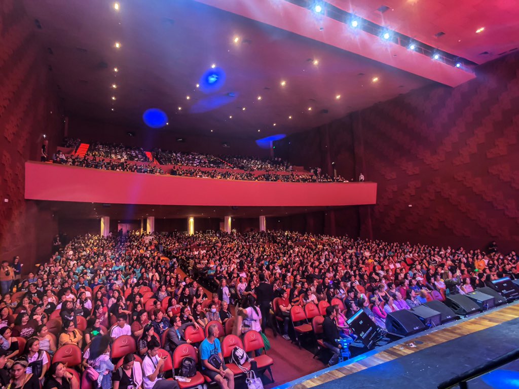 Hello MayWard Fam Live!!! You look great tonight!!!

#MayWard3xclusivelyMEandU
