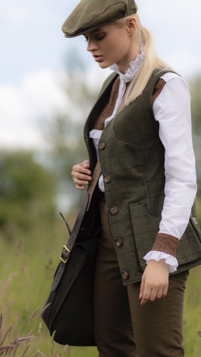 Perfect look for game season. Shirt from S.Entwistle’s brand new wholesale collection. 

📷 <a href="/lensandhound/">LENS & HOUND</a> 

#Sentwistle #Lensandhound #Gameseason #LadiesShooting
