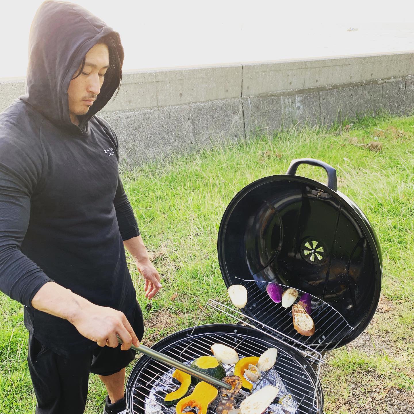 井上雄策 セミナーや鬼退治や芋掘り が多忙で久しぶりにガイアジムさんに出勤しました たくさん野菜などを送ってくださった皆様ありがとうございます 卵やイラストや駄菓子もありました 今日は皆さんにいただいた野菜でbbqしました 本当にありがとう 井上雄策 セミナーや鬼退治や芋掘り が多忙で久しぶりにガイアジムさんに出勤しました たくさん野菜などを送ってくださった皆様ありがとうございます 卵やイラストや駄菓子もありました 今日は皆さんにいただいた野菜でbbqしました 本当にありがとう