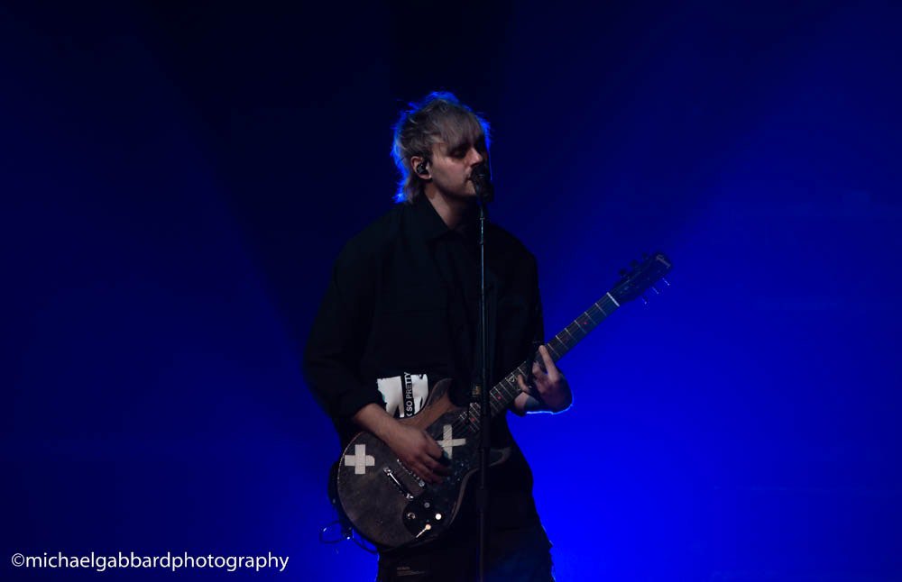 5SOSDATESLAT's tweet photo. HQ | Michael y Luke el primer show del #WWJTOUR en Cincinnati!
📷: Michael Gabbard Photography
#WWJCincinnati https://t.co/ruFmn19KZn