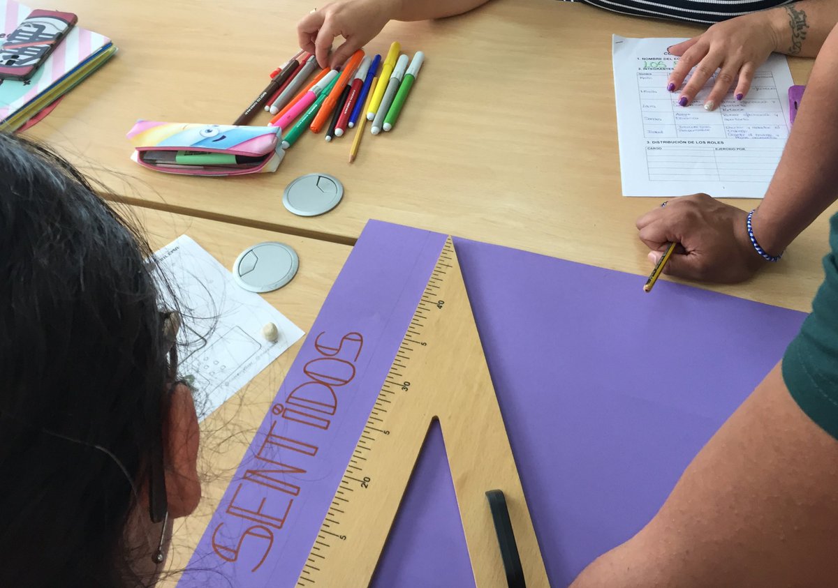 TeresaCasillasF's tweet photo. Planificando y revisando nuestro #retoFP en el #cicloTCAE de @TrilemaElPilar @trilemaedu https://t.co/1GXOjzwuau