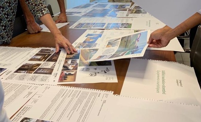 Si è concluso Habit.Are le Alpi - Architetture nella prospettiva dei cambiamenti climatici, un convegno dedicato alla realizzazione di edifici sostenibili nei territori montani e rurali.
L'incontro è stata anche l'occasione per presentare le 10 architetture testimonial scelte.