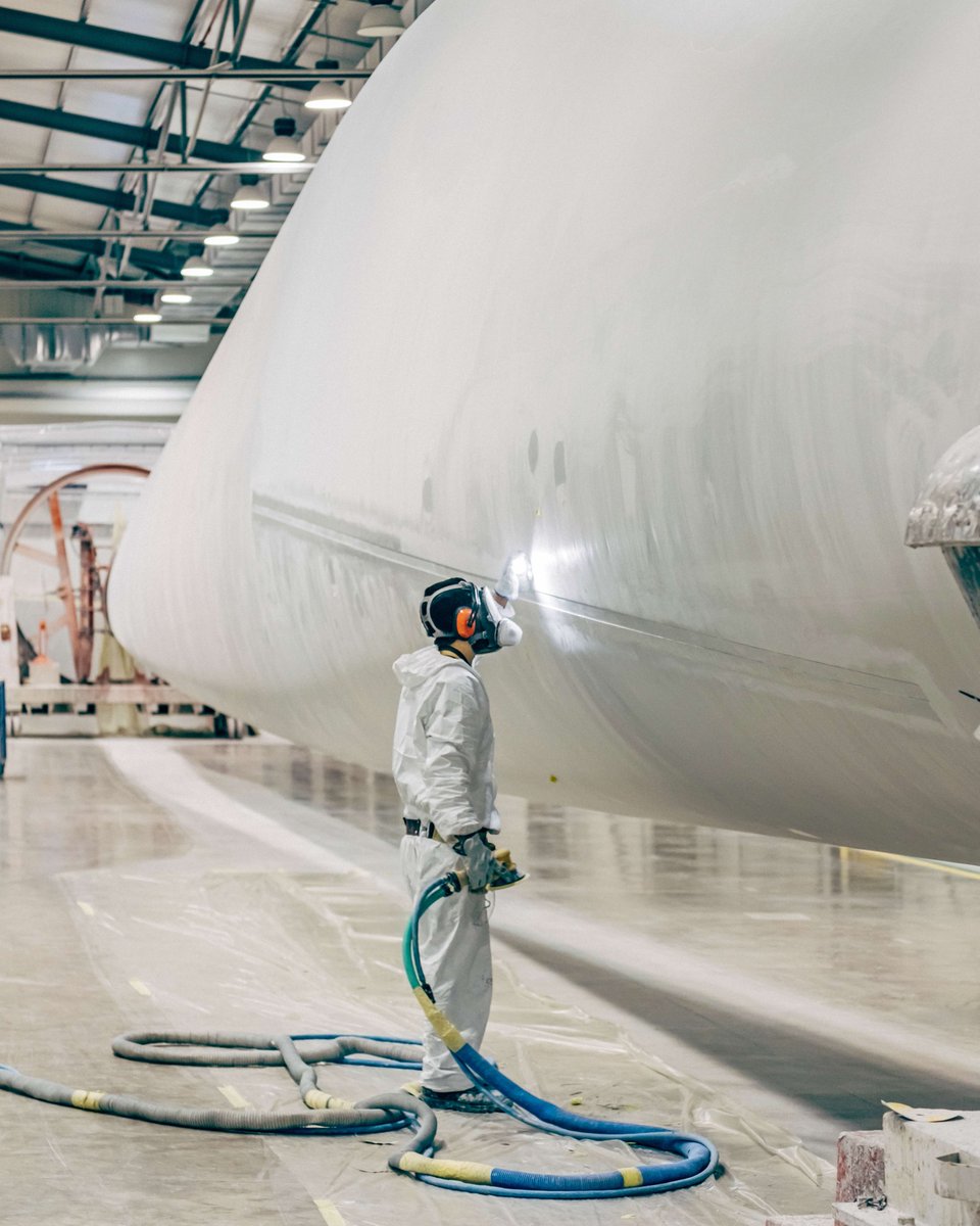 gevernova_jobs's tweet image. Blade Runners: A look inside @LMWindPower 's Castellón factory, the world’s largest maker of giant wind turbine blades! Read the story: ge.com/renewableenerg…