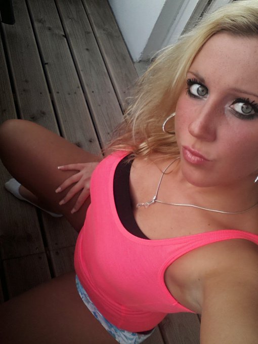 Geilen Freitag w&uuml;nsche ich euch Guys 😛😛😛😛😛  Do you like my pic???   visit my page  https://t.co/mOTREPaRXP<a href="/tag/sexy"class="tags"><span>#sexy</span></a><a href="/tag/online"class="tags"><span>#online</span></a><a href="/tag/young"class="tags"><span>#young</span></a><a href="/tag/camgirl"class="tags"><span>#camgirl</span></a><a href="/tag/dirtytalk"class="tags"><span>#dirtytalk</span></a><a href="/tag/versaut"class="tags"><span>#versaut</span></a>
