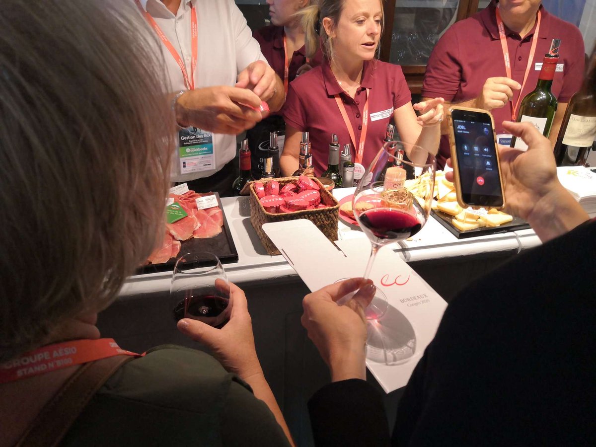 LegalVisionPro's tweet photo. @OecAquitaine merci pour cette dégustation🍷 RDV sur le stand de #LegalVisionPro on a des bonbons et les meilleurs formalistes pour réaliser vos #formalitésjuridiques ✅🔝
#CongresOEC #CongresExpertsComptables #LegalVisionPro #LegalTech https://t.co/iU9xB4mnQd