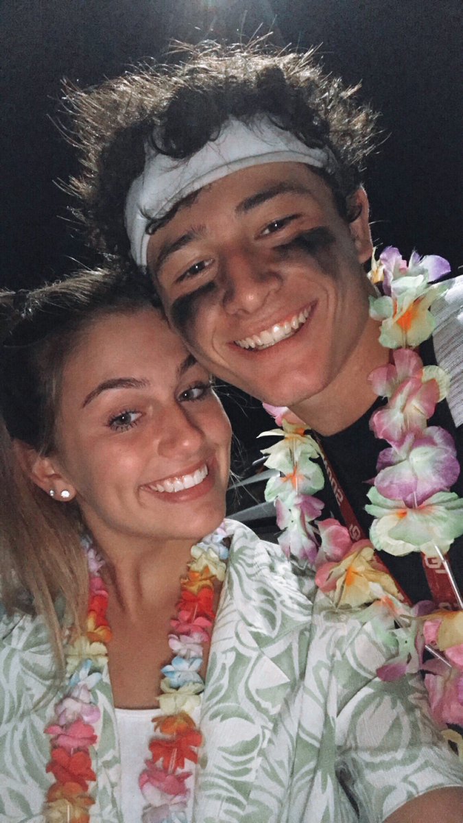 sagefornshell's tweet photo. a big happy birthday to my person. thank you for the endless laughs. hope you’re day is great ❤️❤️ https://t.co/d3BnWZaUJV
