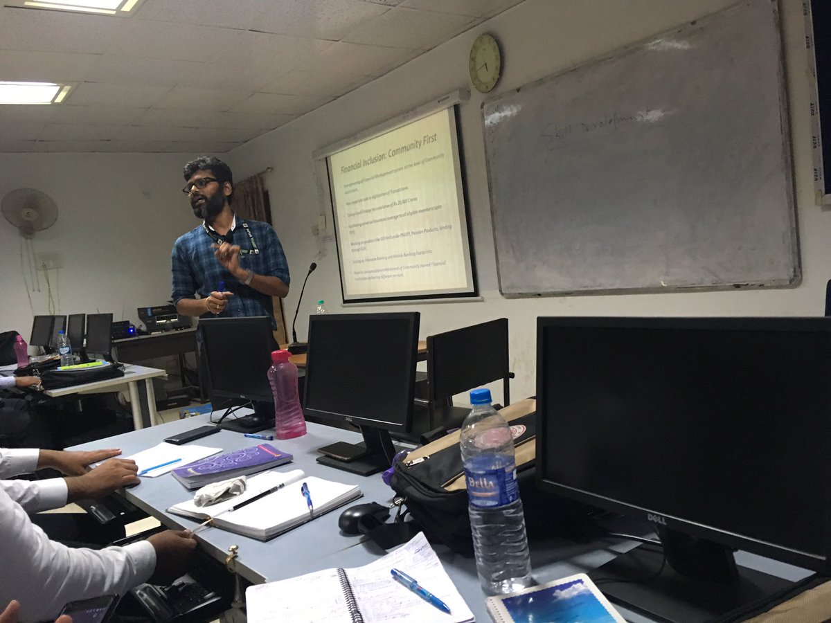 jeevikaskilla's tweet photo. Jeevika skills engaged to disseminate knowledge and enhance capacity building . https://t.co/RRoXiQPfdZ