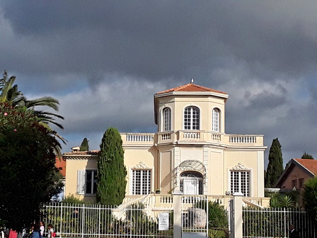 PepAdos06's tweet photo. Visite des studios de la Victorine de Nice qui ont 100 ans c'était bien ! #Victorine #Nice @nadiap06 @aurelie_ferrier @FVargasCine  @clemi_nice @DAAC_nice @sandkh06 @SandrineLecler6 @dahoe69 https://t.co/KkL4CFN6j1