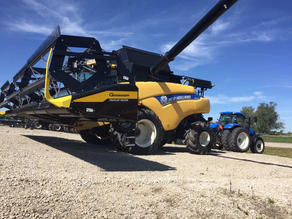 TomHadley55's tweet image. @Cove_PlankEquip getting ready for #harvest2019 with the @Geringhoff 40’ #TruFlexRazor.